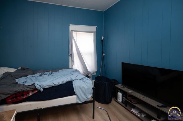 811 NE Oakland AVE, Topeka, KS 66616