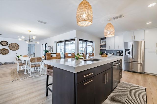 917 CHIPAWAY DRIVE, Apollo Beach, FL 33572