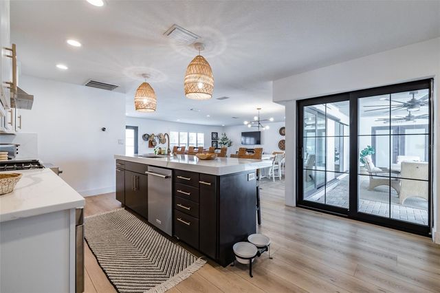 917 CHIPAWAY DRIVE, Apollo Beach, FL 33572