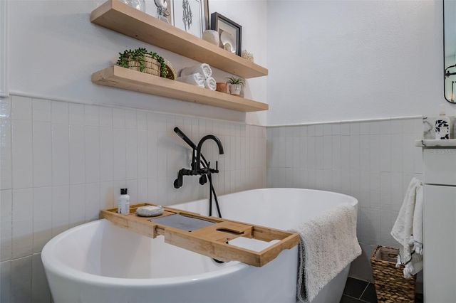 917 CHIPAWAY DRIVE, Apollo Beach, FL 33572