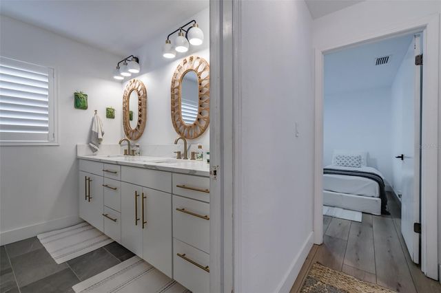 917 CHIPAWAY DRIVE, Apollo Beach, FL 33572