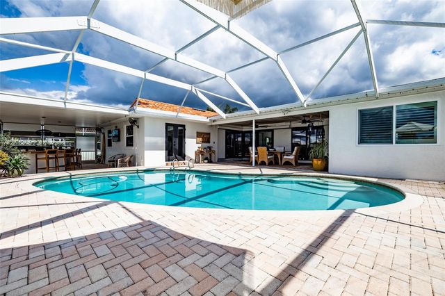 917 CHIPAWAY DRIVE, Apollo Beach, FL 33572