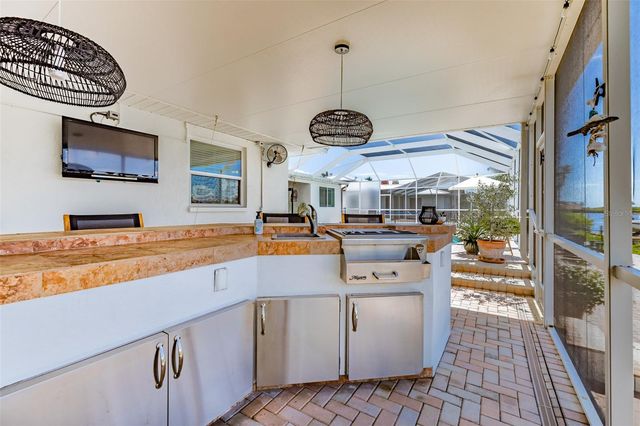 917 CHIPAWAY DRIVE, Apollo Beach, FL 33572