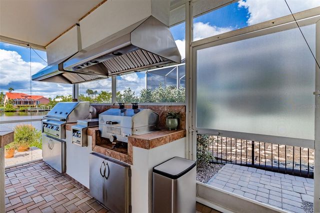 917 CHIPAWAY DRIVE, Apollo Beach, FL 33572