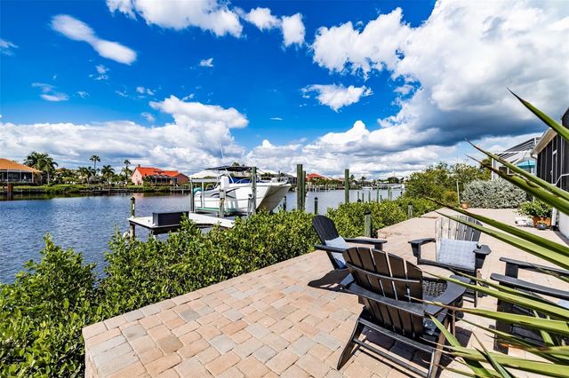 917 CHIPAWAY DRIVE, Apollo Beach, FL 33572