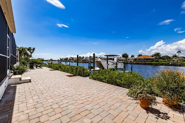 917 CHIPAWAY DRIVE, Apollo Beach, FL 33572