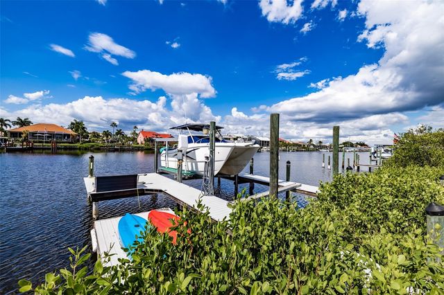 917 CHIPAWAY DRIVE, Apollo Beach, FL 33572