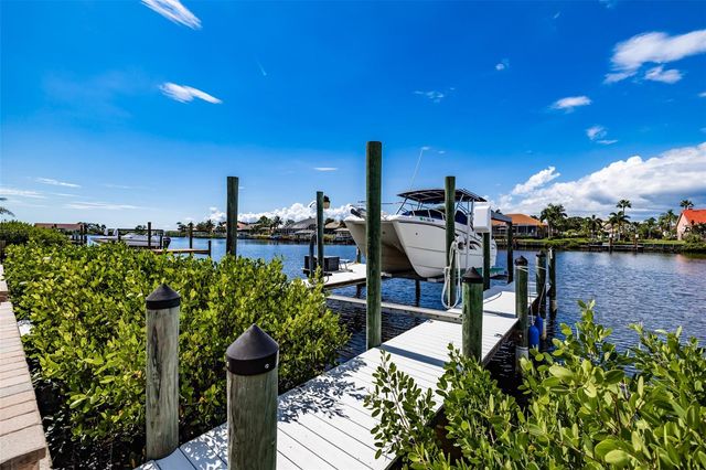 917 CHIPAWAY DRIVE, Apollo Beach, FL 33572