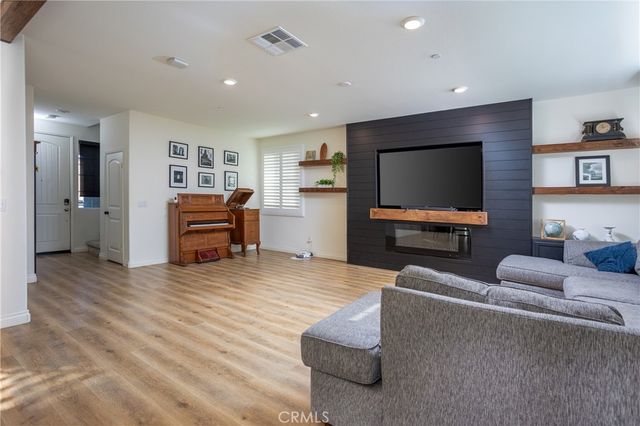 5176 Wintercress, Fontana, CA 92336