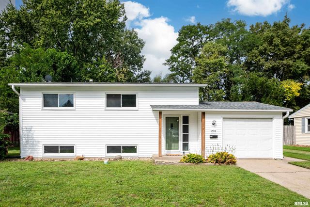 203 ARROW Street, Pekin, IL 61554