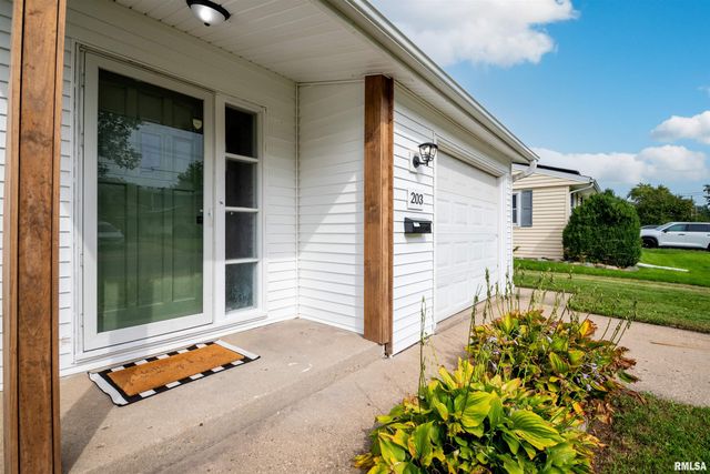 203 ARROW Street, Pekin, IL 61554