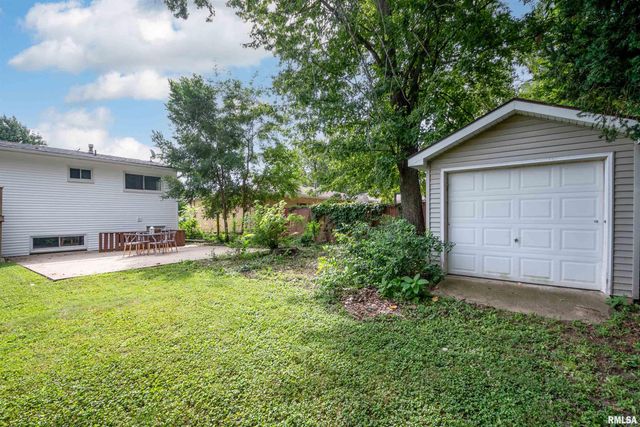203 ARROW Street, Pekin, IL 61554