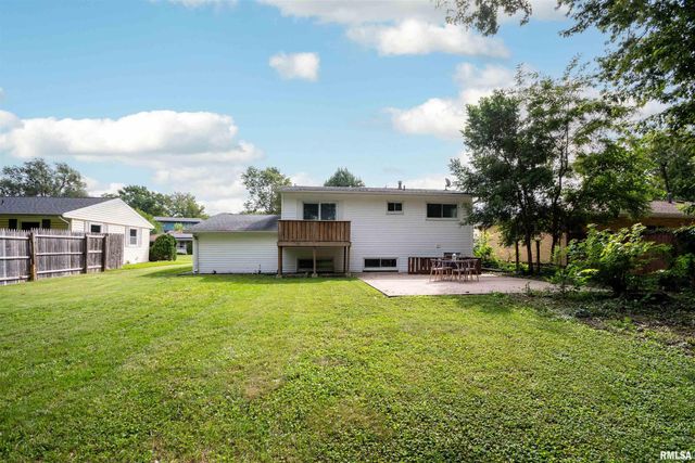 203 ARROW Street, Pekin, IL 61554
