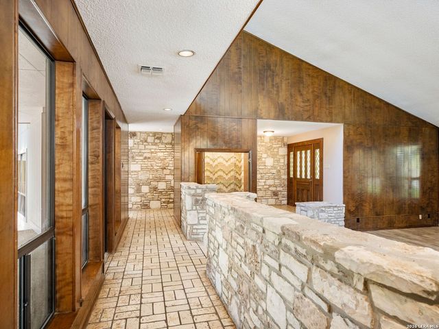 200 Garrapata Lane, San Antonio, TX 78232