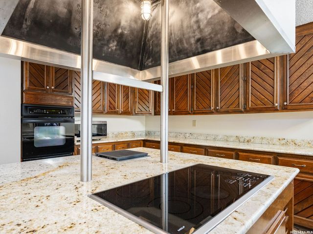 200 Garrapata Lane, San Antonio, TX 78232