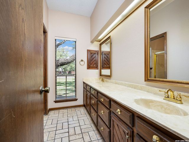 200 Garrapata Lane, San Antonio, TX 78232