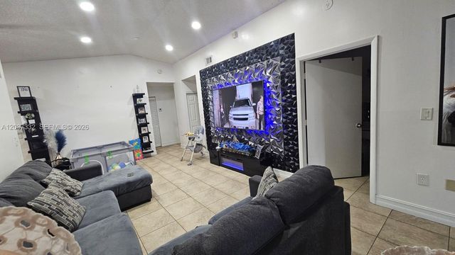11878 SW 208th Ter, Miami, FL 33177