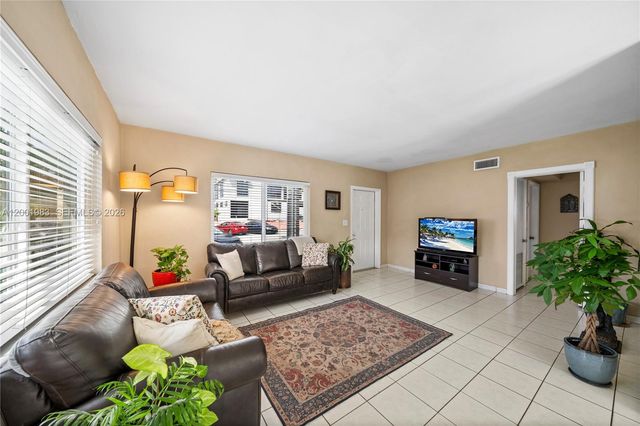 2010 Calais Dr, Miami Beach, FL 33141