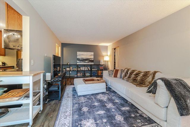 4524 Cedar Lake Road S 3, Saint Louis Park, MN 55416