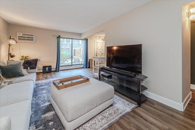 4524 Cedar Lake Road S 3, Saint Louis Park, MN 55416