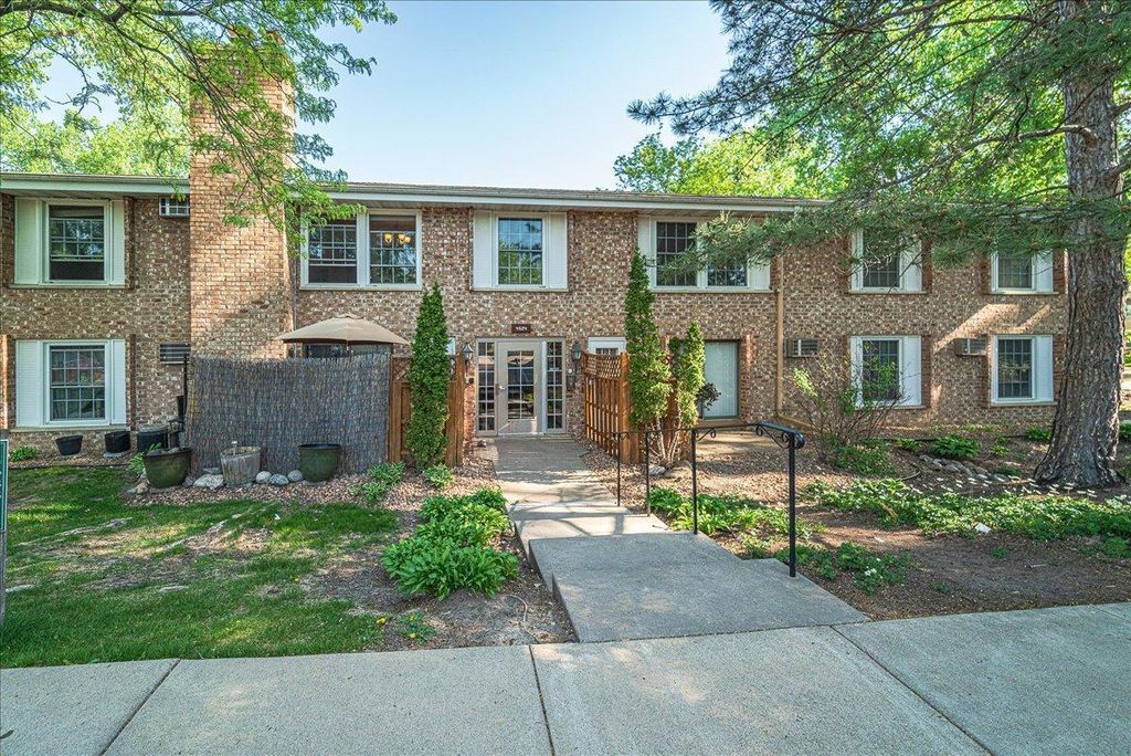 4524 Cedar Lake Road S 3, Saint Louis Park, MN 55416