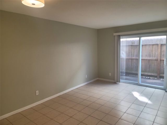 215 Postoffice 803, Galveston, TX 77550