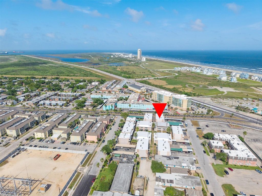 215 Postoffice 803, Galveston, TX 77550