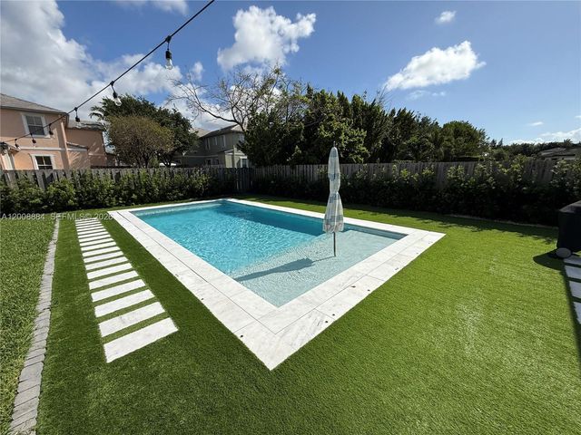 2945 SE 3rd St 2945, Homestead, FL 33033