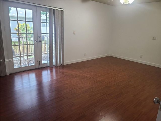 29 Seville Cir 4-49, Davie, FL 33324