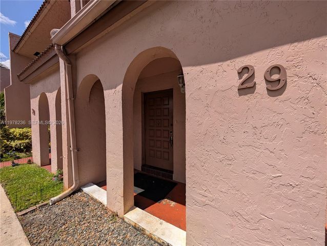 29 Seville Cir 4-49, Davie, FL 33324