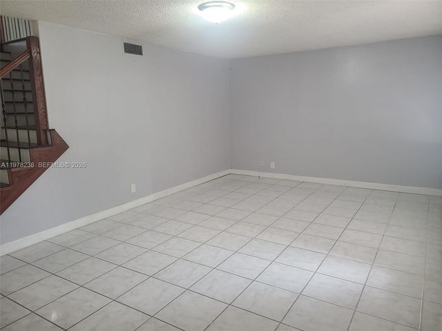 29 Seville Cir 4-49, Davie, FL 33324