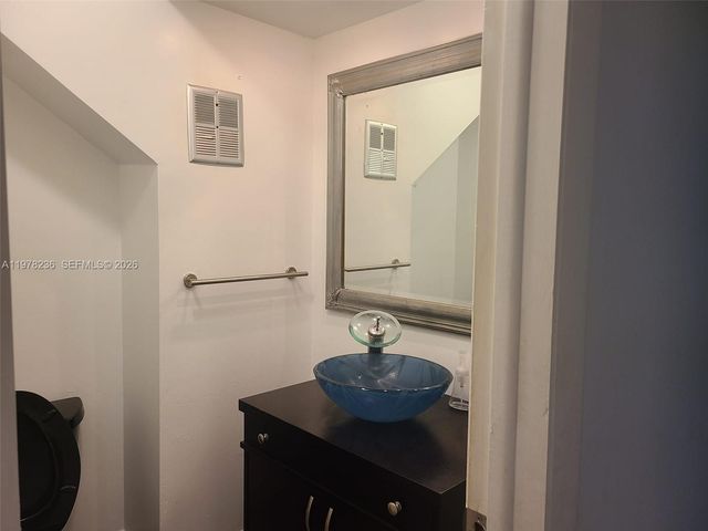 29 Seville Cir 4-49, Davie, FL 33324