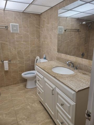 29 Seville Cir 4-49, Davie, FL 33324