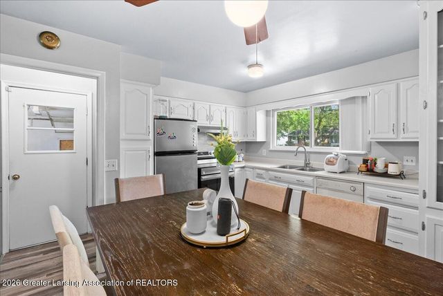 6422 Lerner Way, Lansing, MI 48911