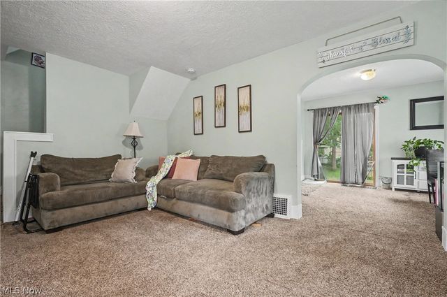811 E Crosier Street, Akron, OH 44306