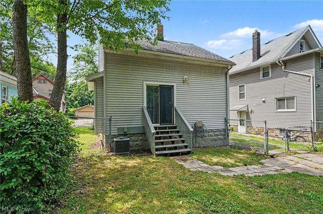 811 E Crosier Street, Akron, OH 44306