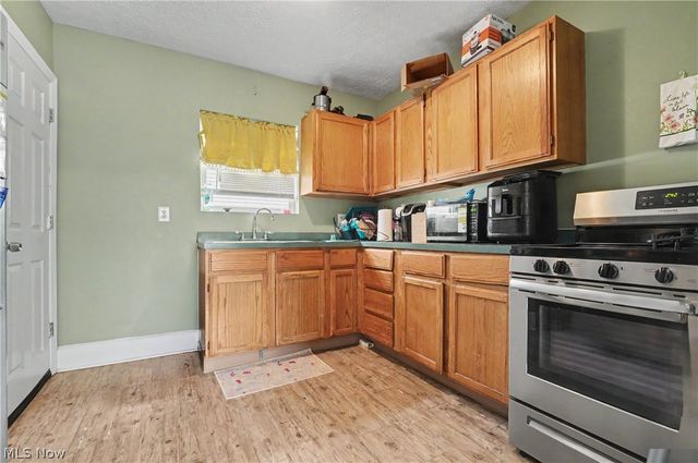 811 E Crosier Street, Akron, OH 44306