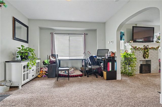 811 E Crosier Street, Akron, OH 44306