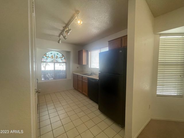 2915 E Amber Ridge Way, Phoenix, AZ 85048