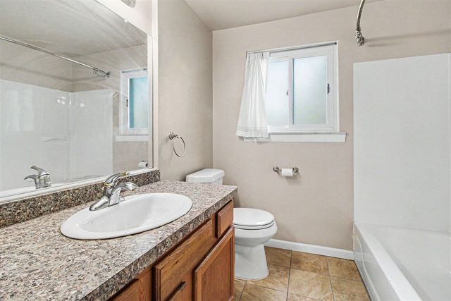 8880 Nottingham Drive, Ypsilanti, MI 48198