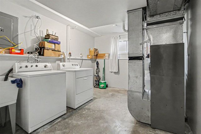 8880 Nottingham Drive, Ypsilanti, MI 48198