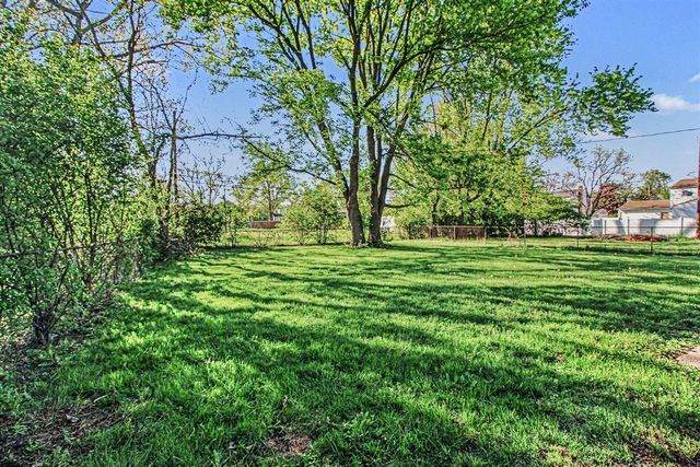 8880 Nottingham Drive, Ypsilanti, MI 48198