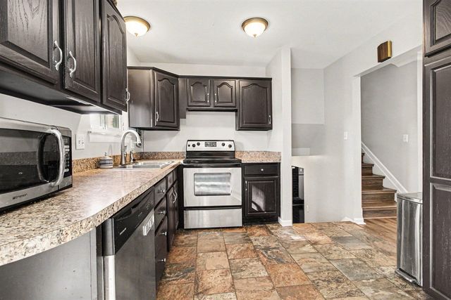 8880 Nottingham Drive, Ypsilanti, MI 48198