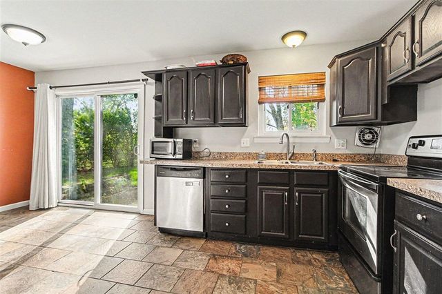 8880 Nottingham Drive, Ypsilanti, MI 48198