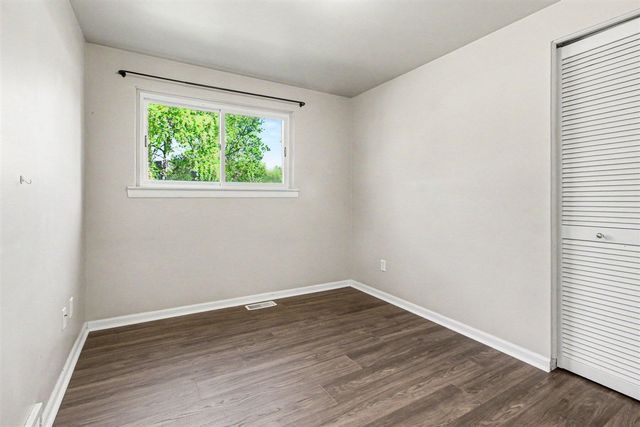 8880 Nottingham Drive, Ypsilanti, MI 48198