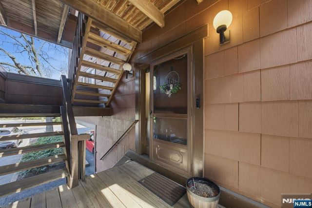 166 Sandcastle Key, Secaucus, NJ 07094