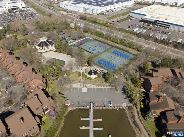 166 Sandcastle Key, Secaucus, NJ 07094