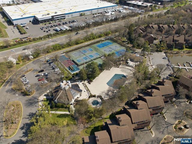 166 Sandcastle Key, Secaucus, NJ 07094