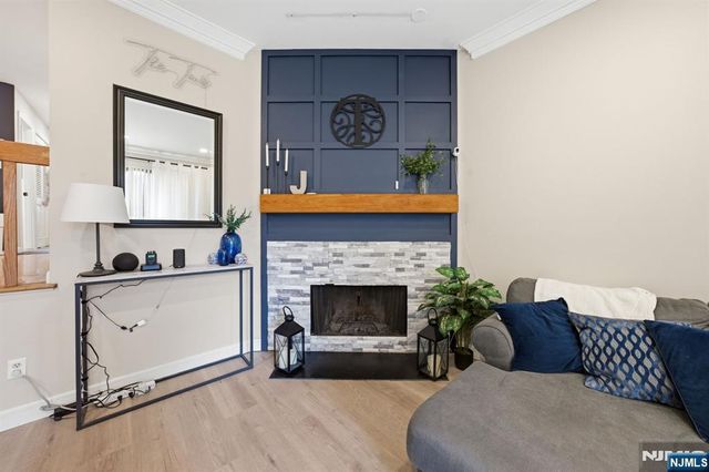 166 Sandcastle Key, Secaucus, NJ 07094