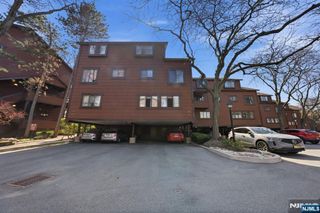 166 Sandcastle Key, Secaucus, NJ 07094